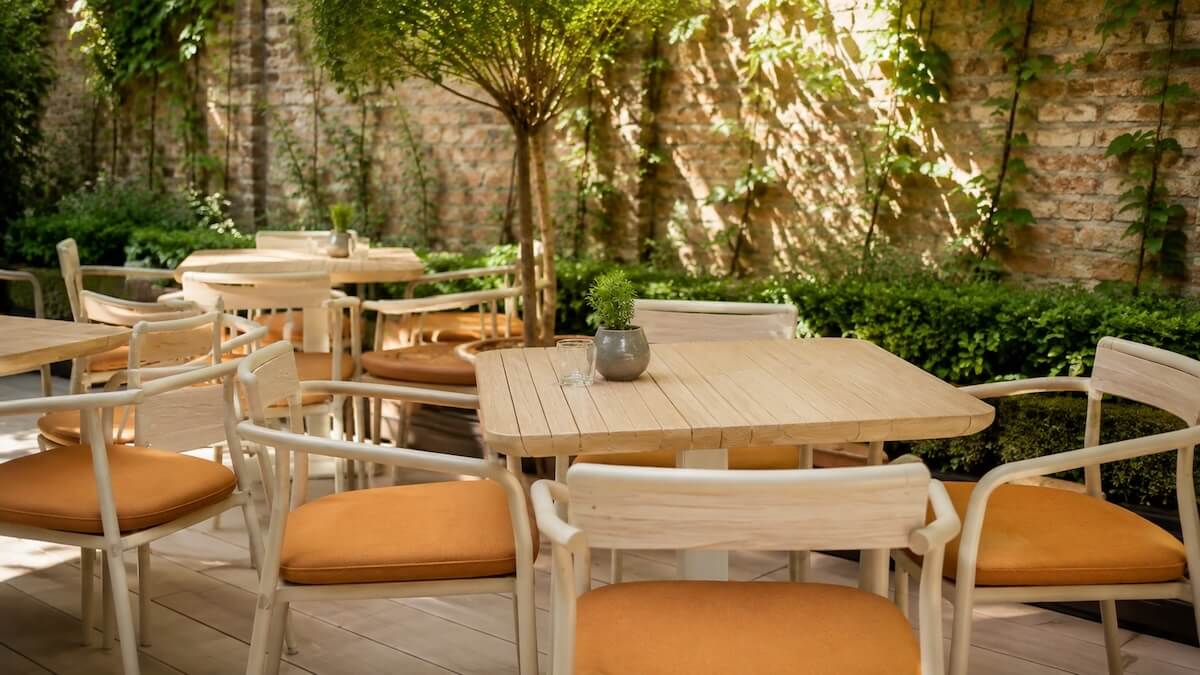 outdoor-furniture-chairs